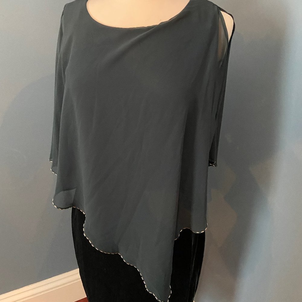 ✨Brand New✨ SLYN Velvet Green Dress Size 6